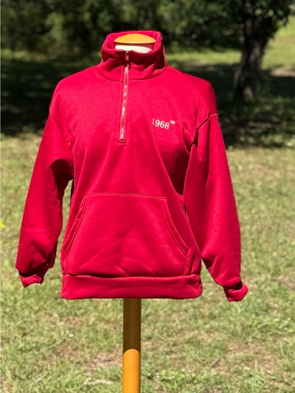 NWOT Men’s Dazy Red Pullover Sweater - 1968 Embroidered Size Small (CBM0003)